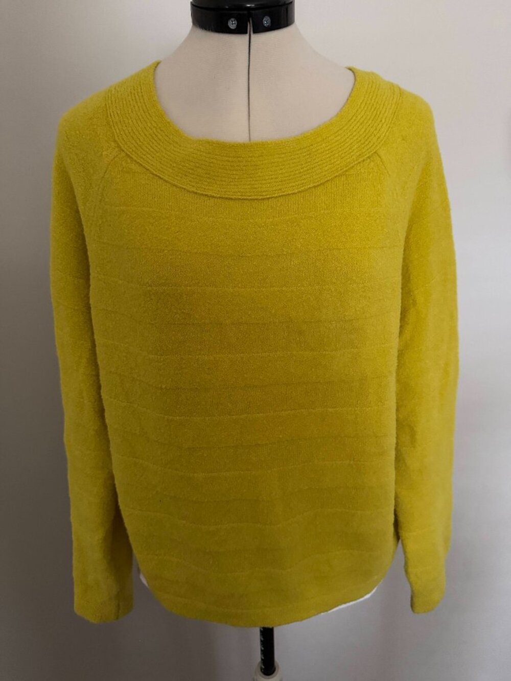 Women`s Vince Yellow Wool Sweater,Long Sleeve, size S